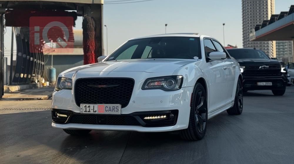 کرایسلەر 300